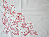 赤糸刺繍　レッドワーク　　バラ　テーブルクロス